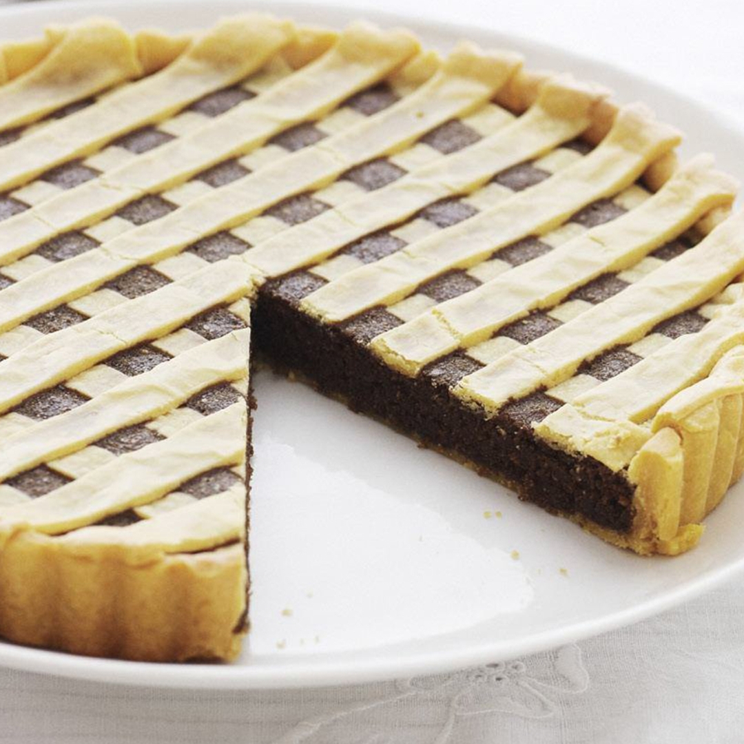Old-fashioned treacle tart