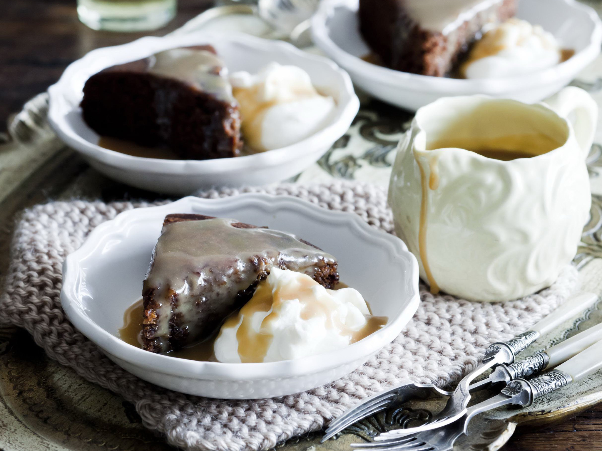 spicy date pudding with butterscotch sauce