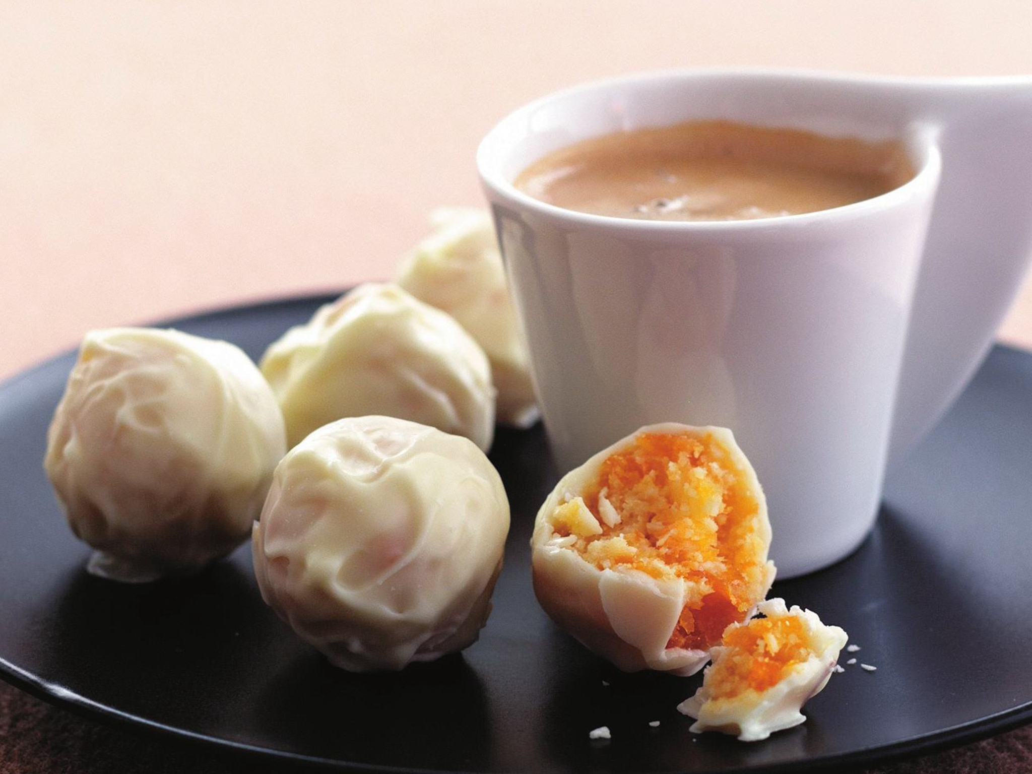 APRICOT AND WHITE CHOCOLATE TRUFFLES