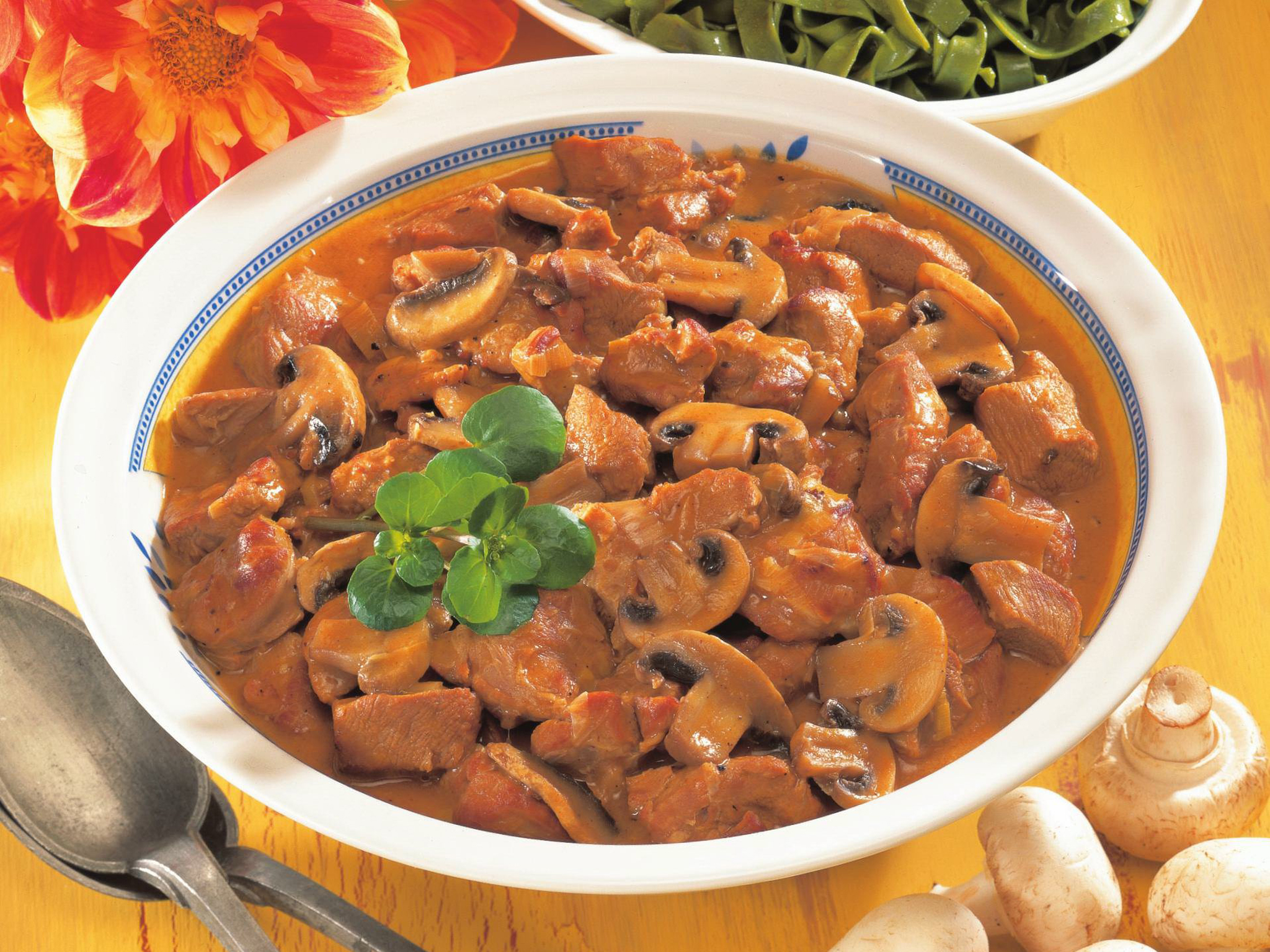 ragout of veal and mushrooms