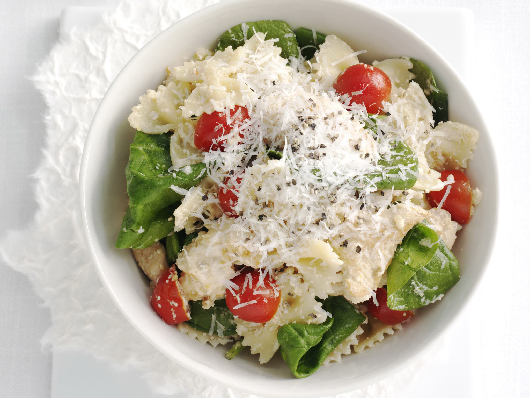 Farfalle with tenderloins, ricotta, spinach and tomato | Women's Weekly ... Farfalle with tenderloins, ricotta, spinach and tomato | Women's Weekly ...
