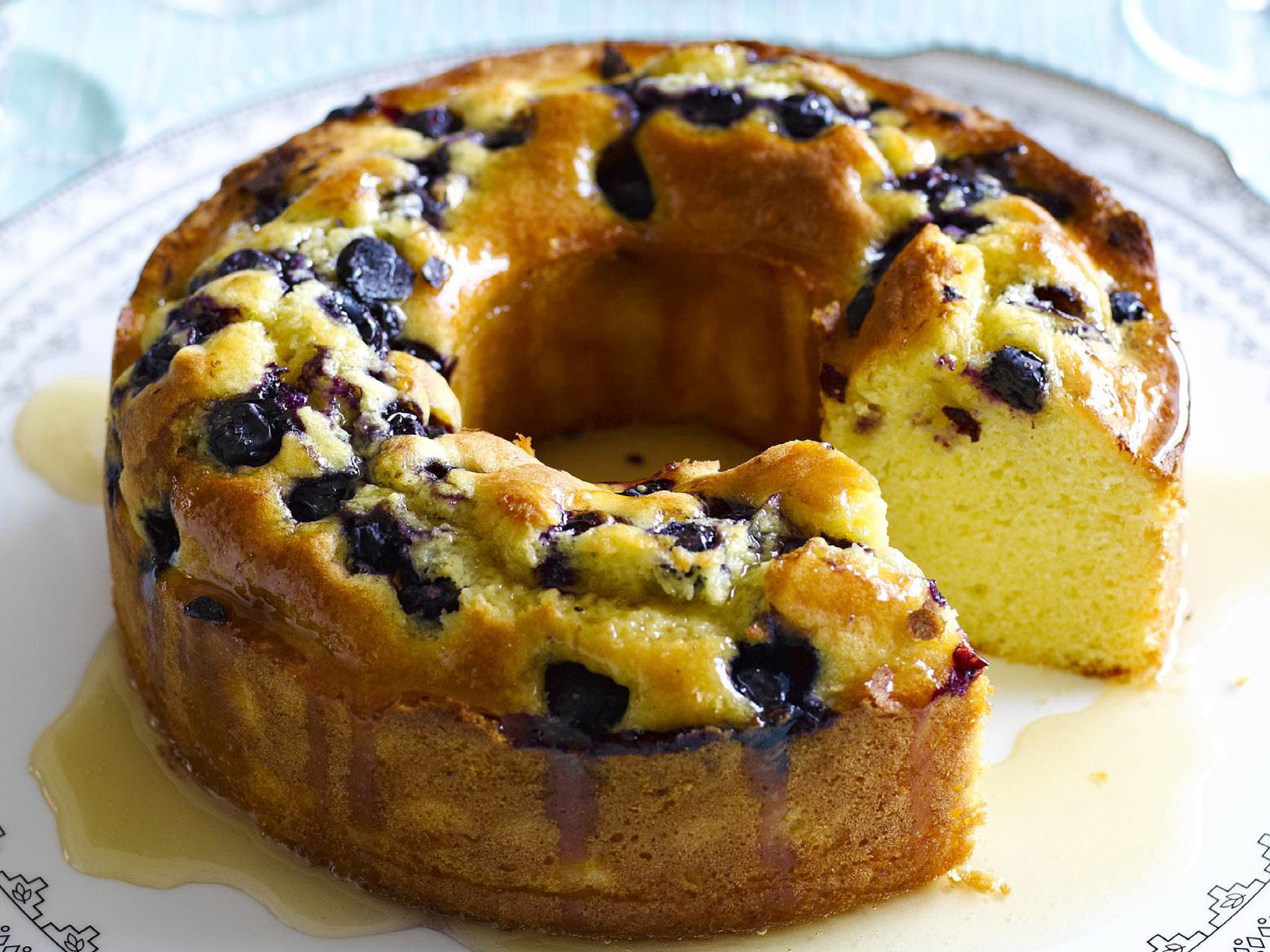 blueberry cake with vanilla syrup