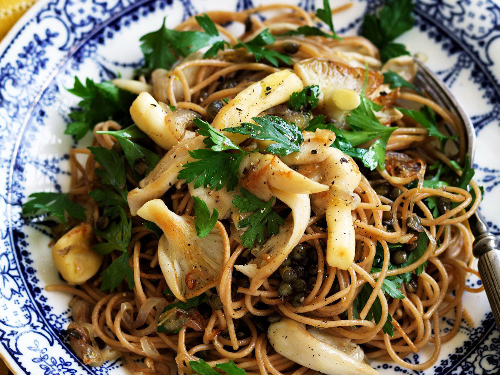 pasta with green lentils    and mushrooms