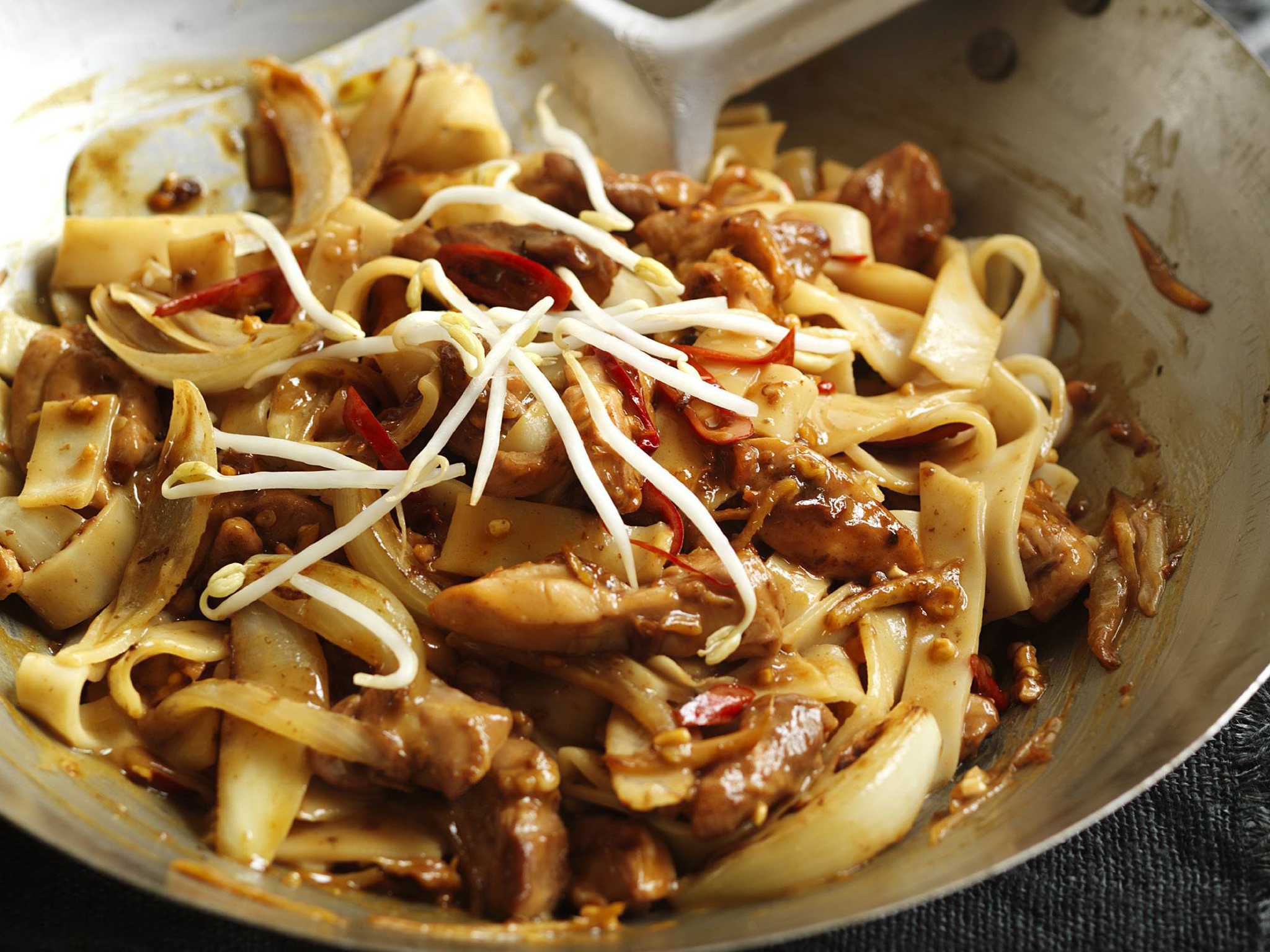Quick chicken satay noodles