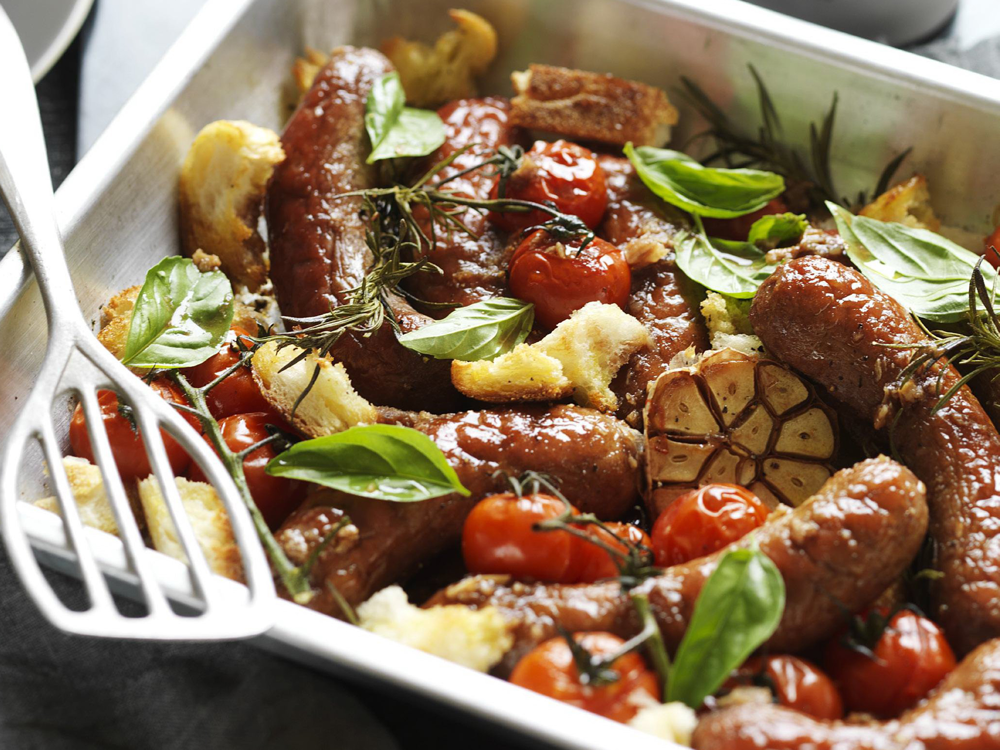 rosemary roasted sausages and tomatoes