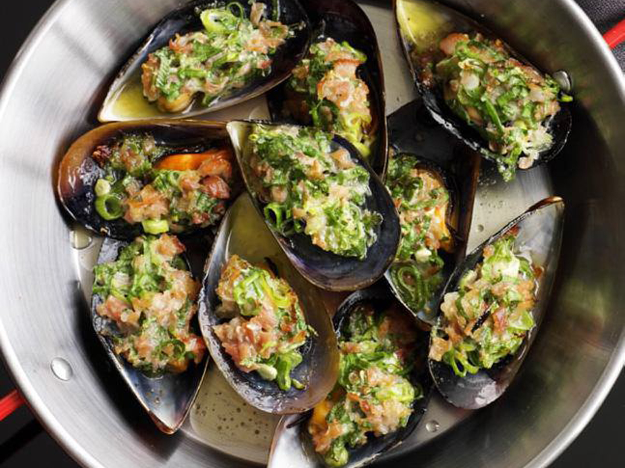 GRILLED MUSSELS WITH PROSCIUTTO