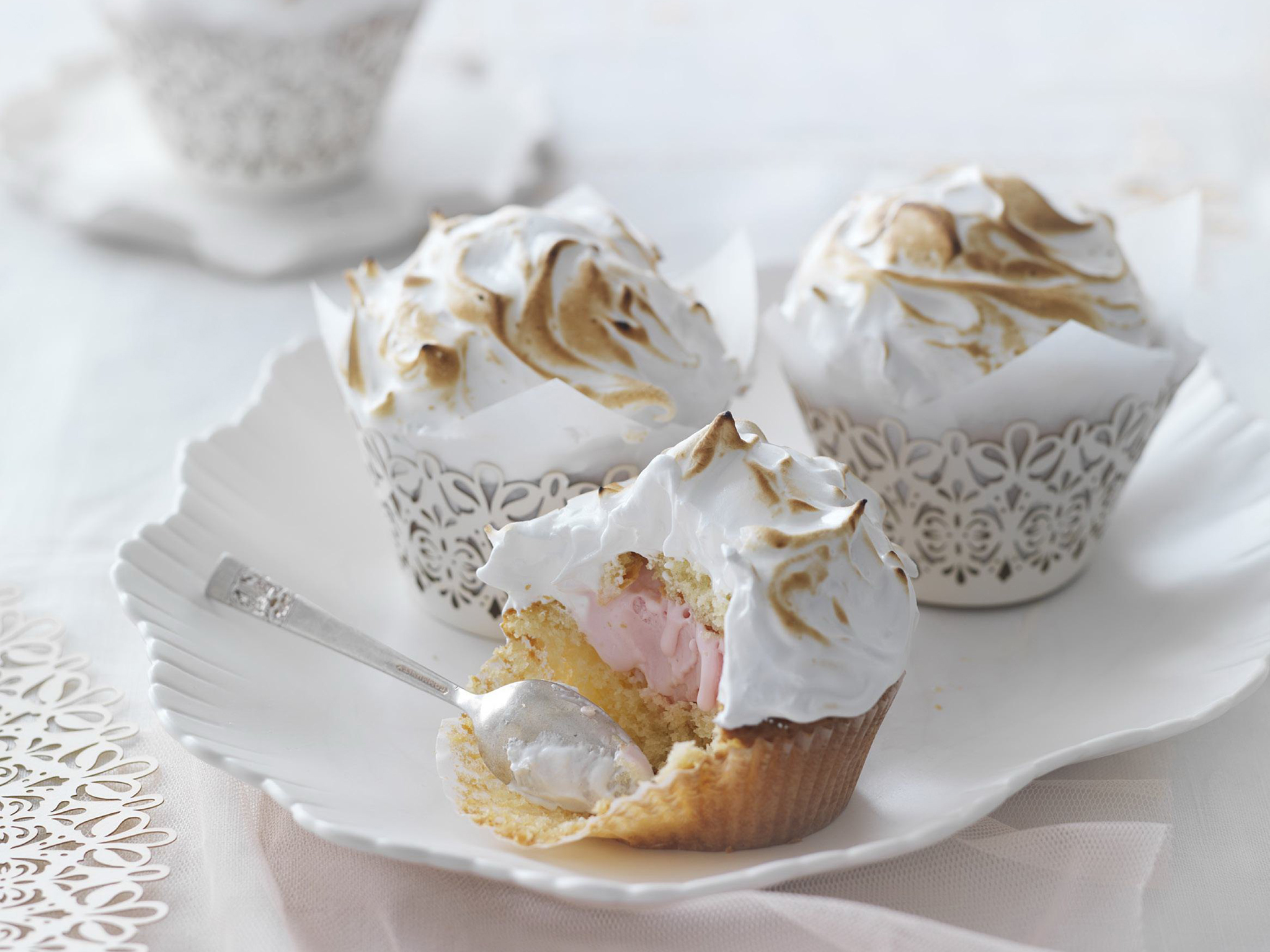 neapolitan meringue cupcakes