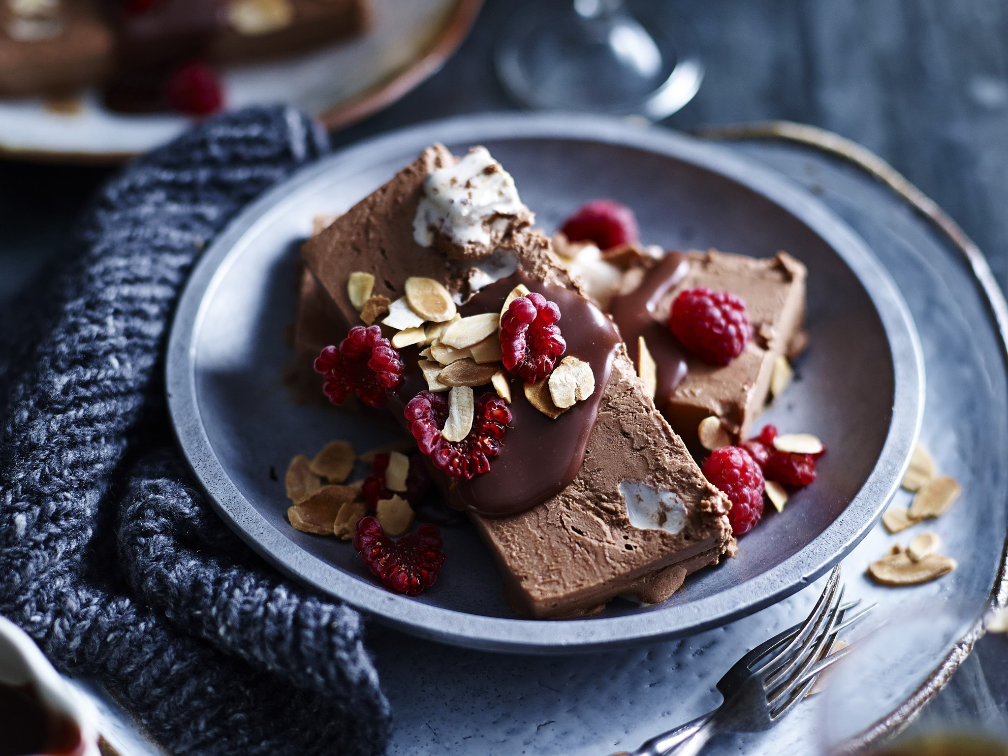Frozen chocolate mousse cake Women