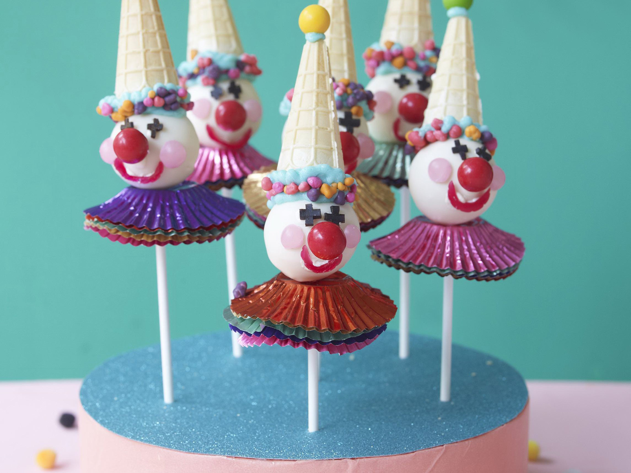 clown cake pops