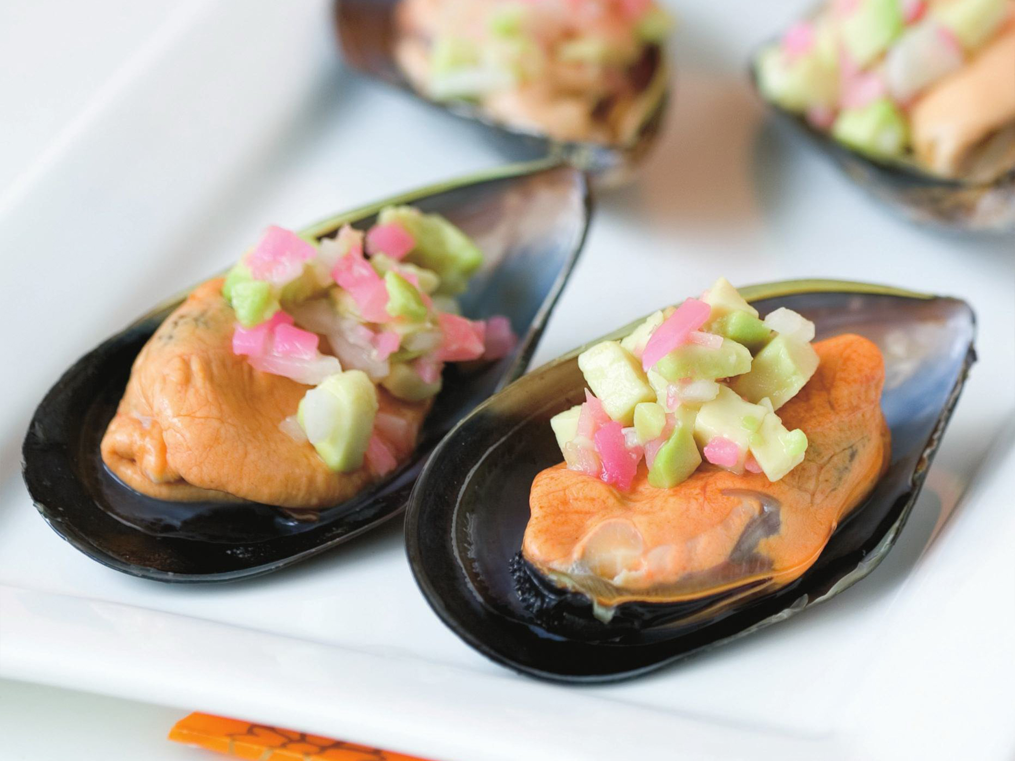 Mussels with avocado and pickled ginger