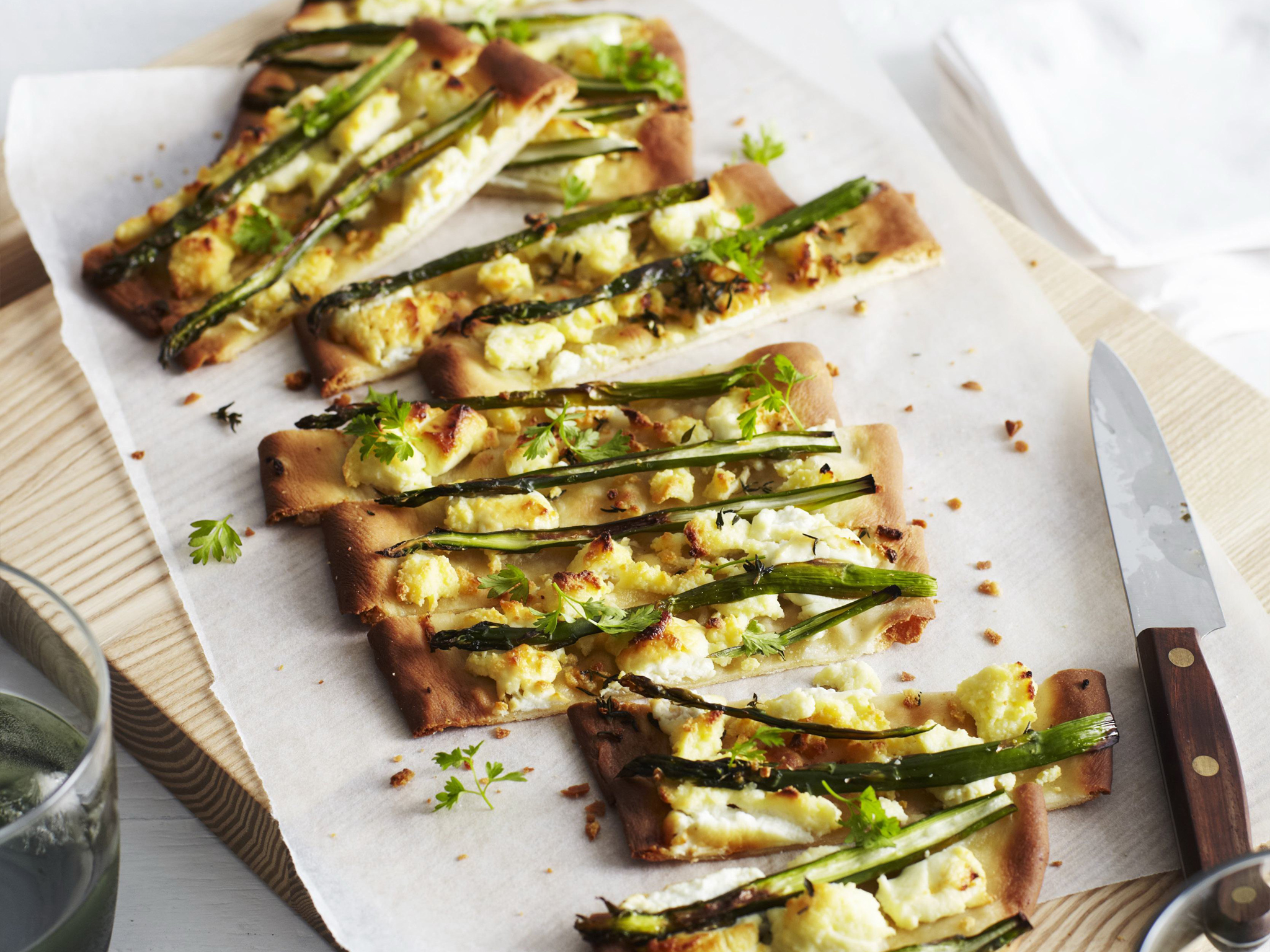 asparagus and goat's cheese party pizzas