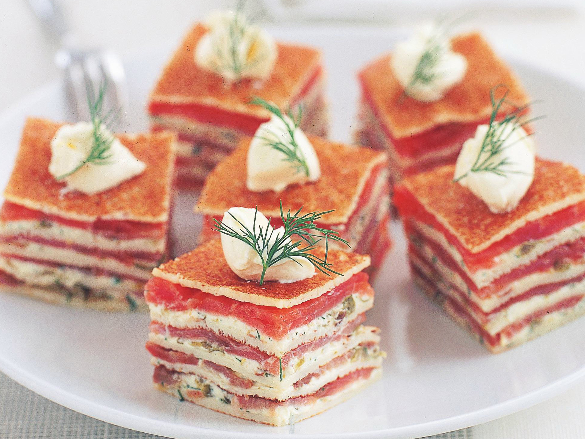 smoked salmon and dilled sour cream crêpe cakes