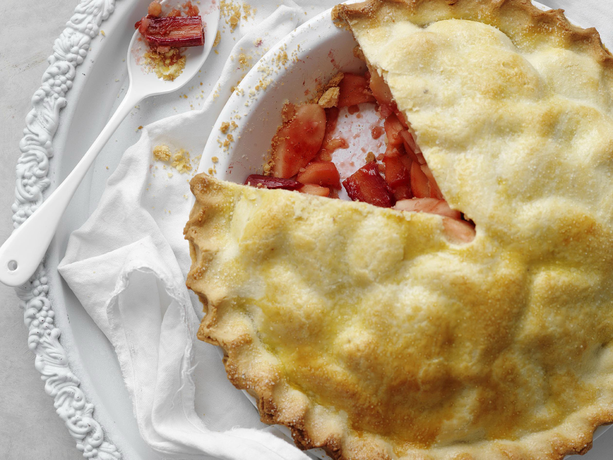 OLD-FASHIONED Apple and Rhubarb Pie