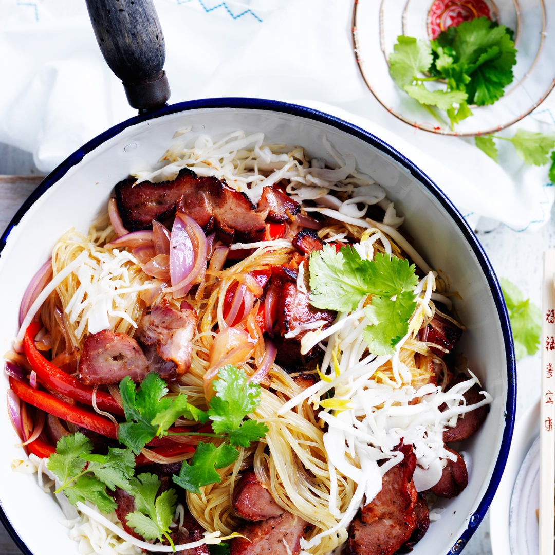 Singapore noodles with BBQ pork & bean sprouts
