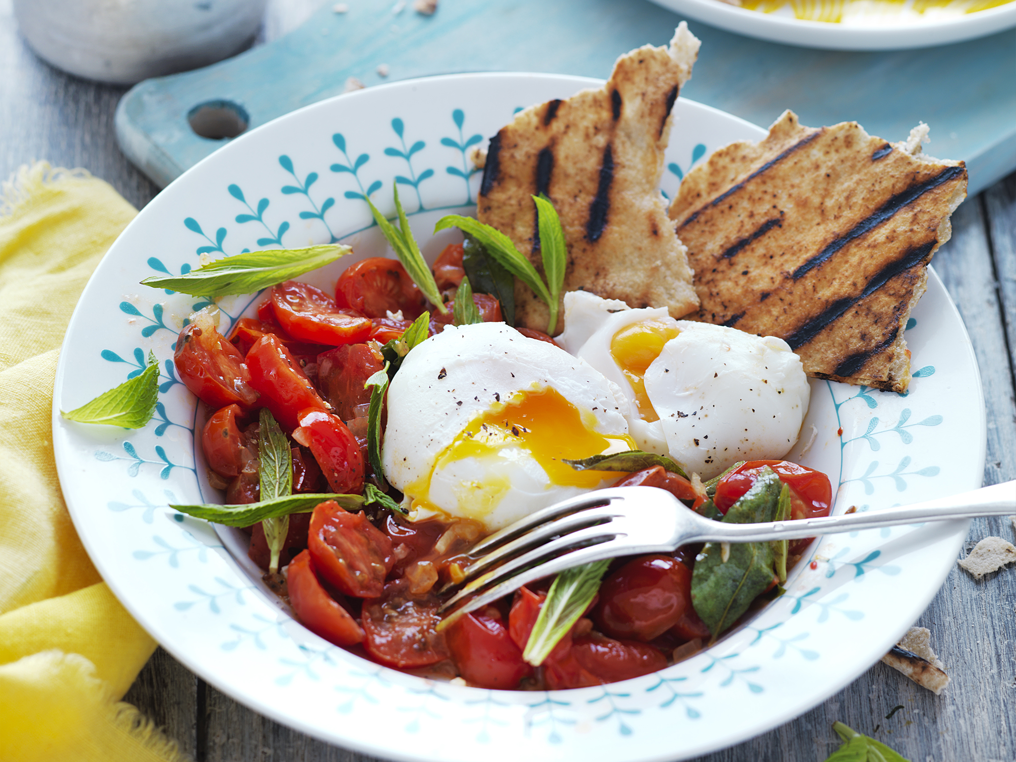 Indian-style tomatoes and eggs