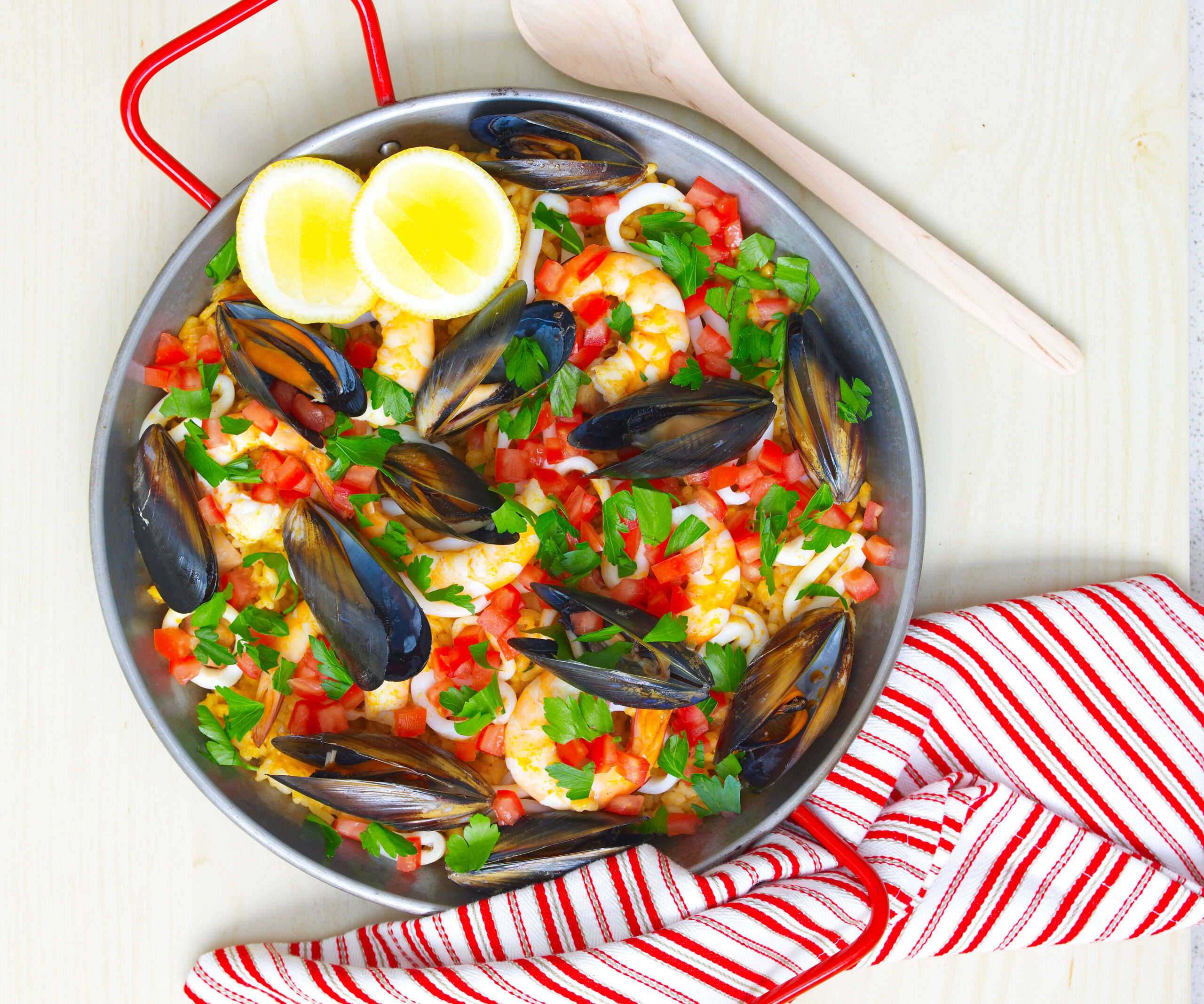 Quick and easy seafood paella recipe