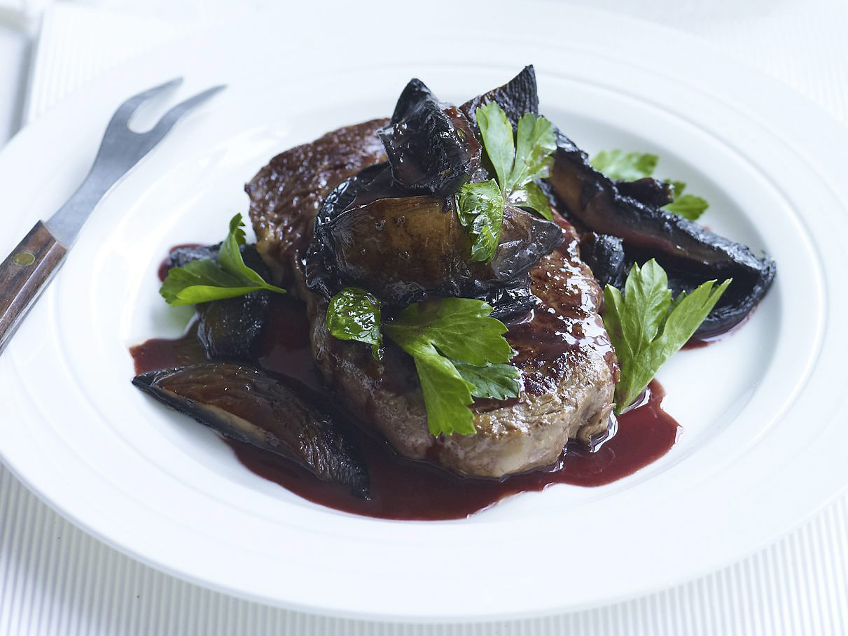 Scotch fillet with mushroom chips and bordelaise sauce Women's Weekly