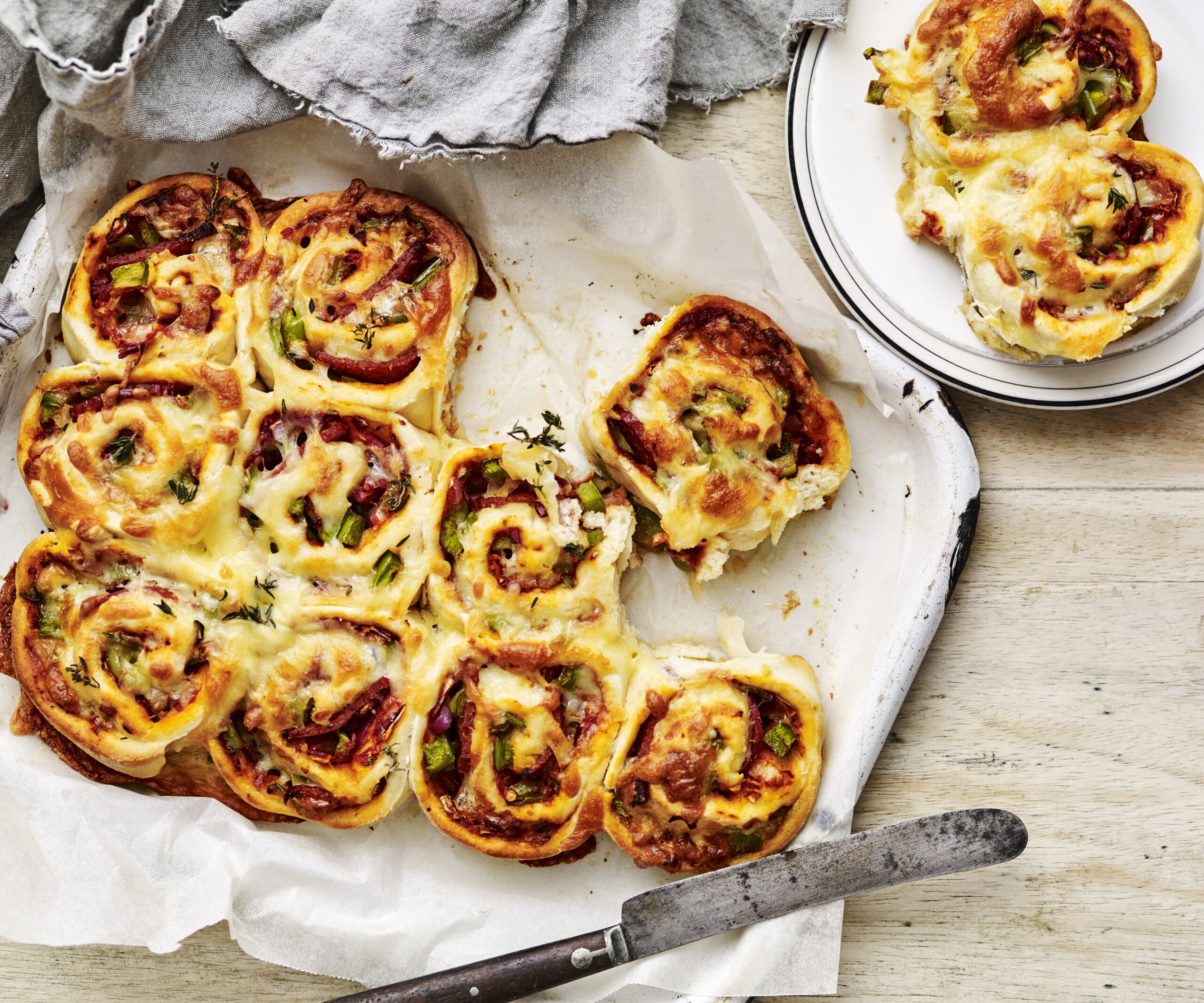 Pizza scrolls