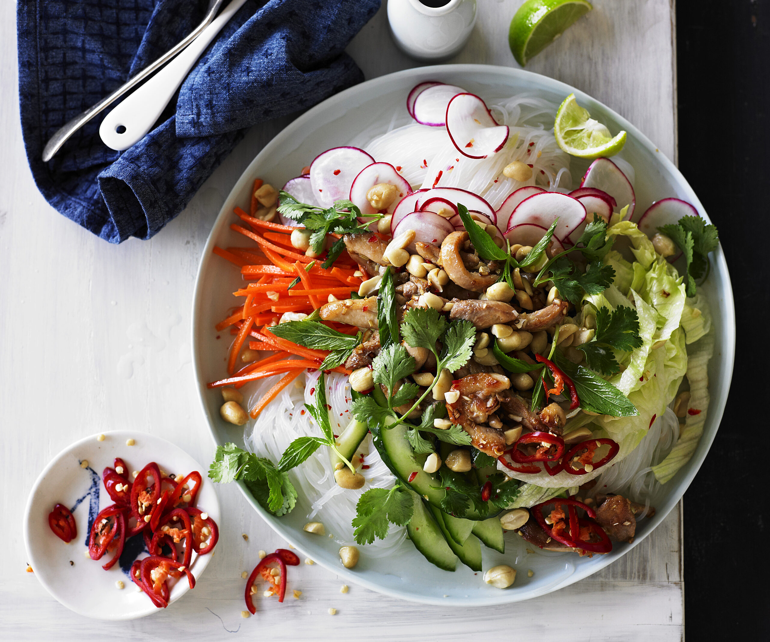 Vermicelli noodle salad with lemongrass chicken-image