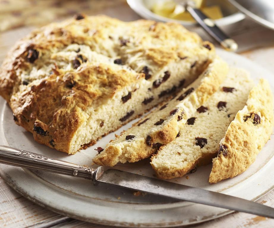 10 raisin recipes that are a little bit fancy | Women's Weekly Food