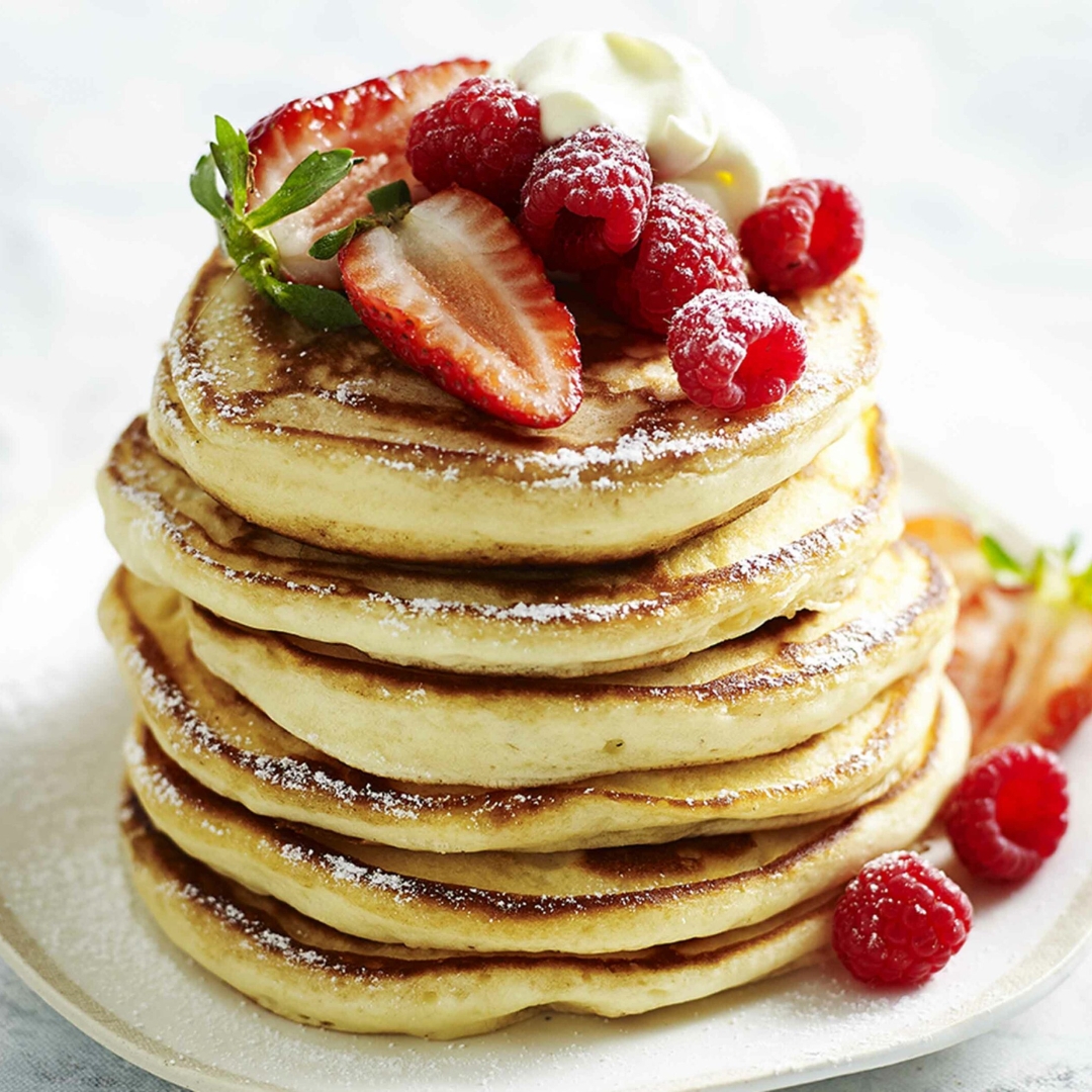 Easy fluffy buttermilk pancakes