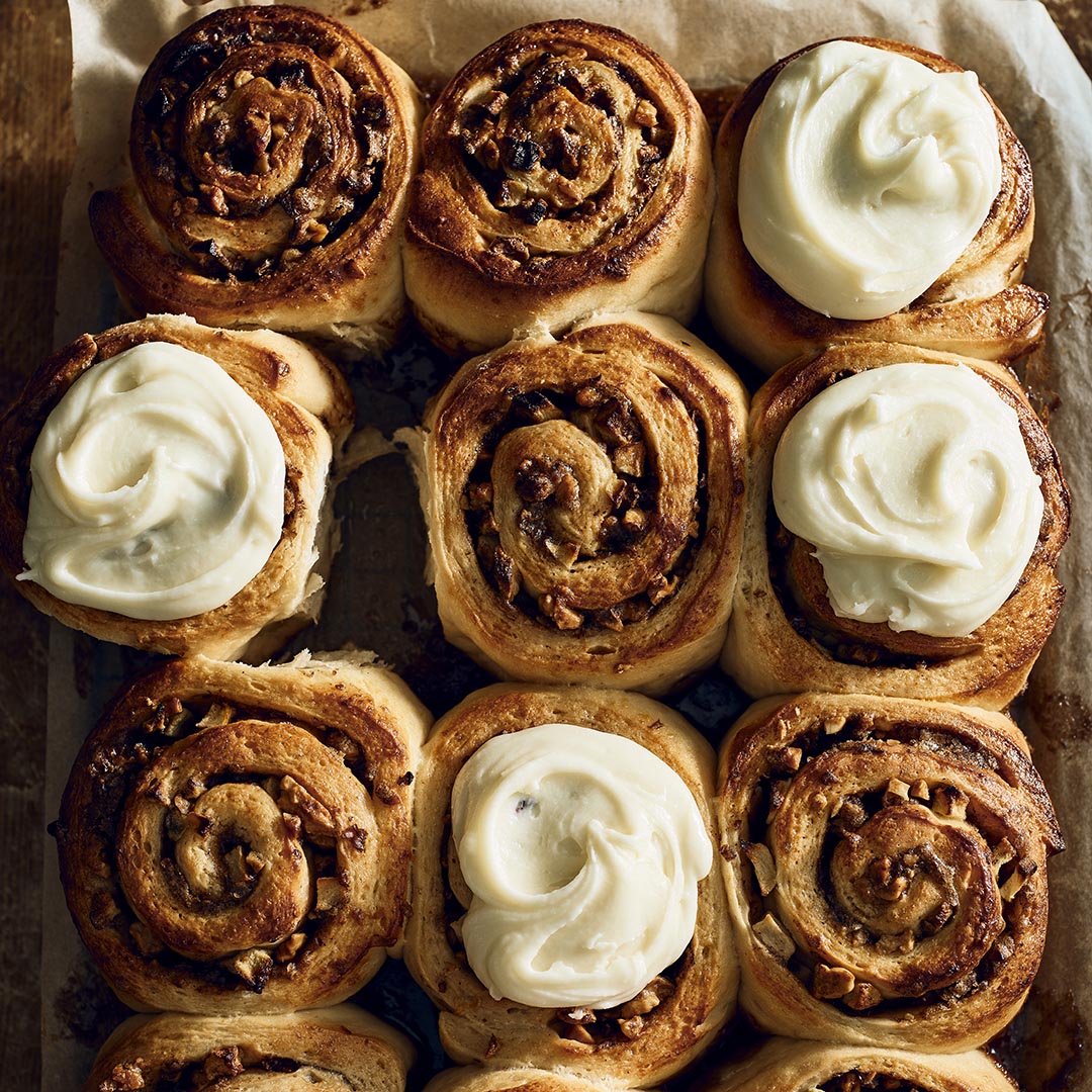 Apple & cinnamon scrolls